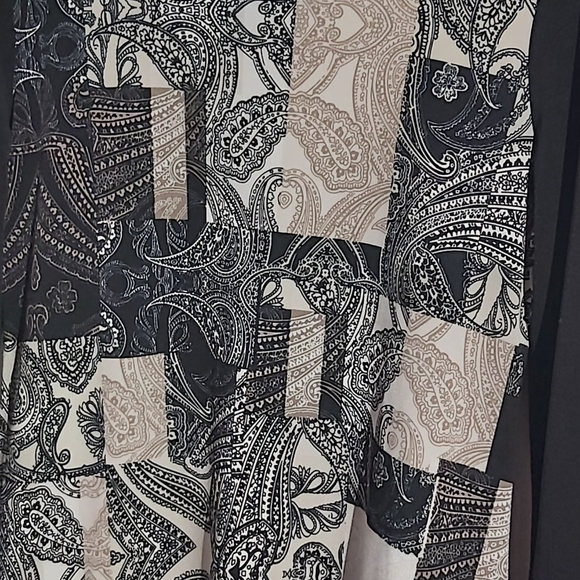 Black eclectic Tunic - Picture 3 of 4